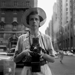 New York, 10 settembre, 1955 © Vivian Maier/Maloof Collection, Courtesy Howard Greenberg Gallery, New York.